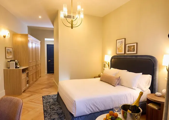 Maison 1896 Готель Бон