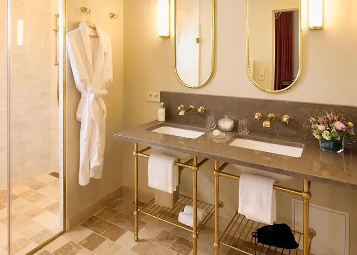 Maison 1896 Готель